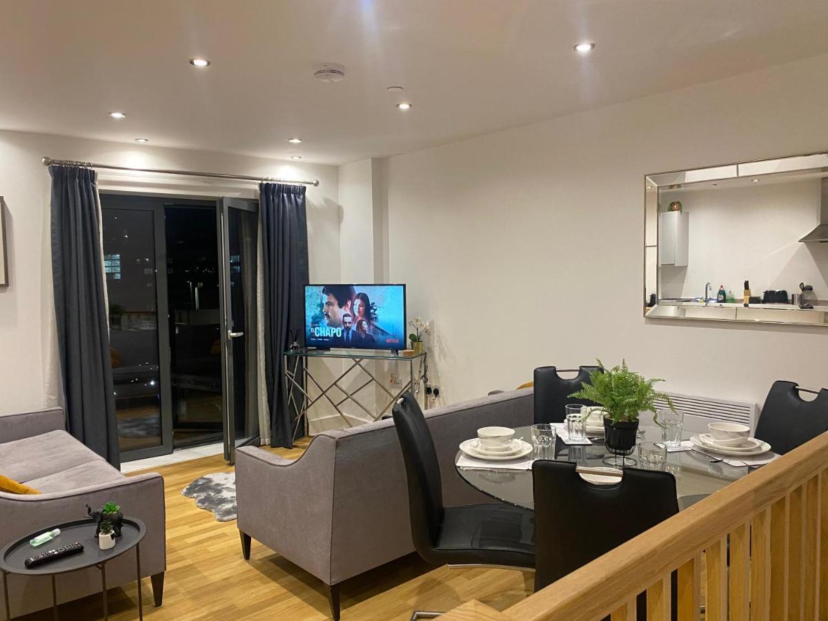 Modern 2 Bed Apartment With Juliet Balcony - Dhb Stays Leeds  Exterior photo