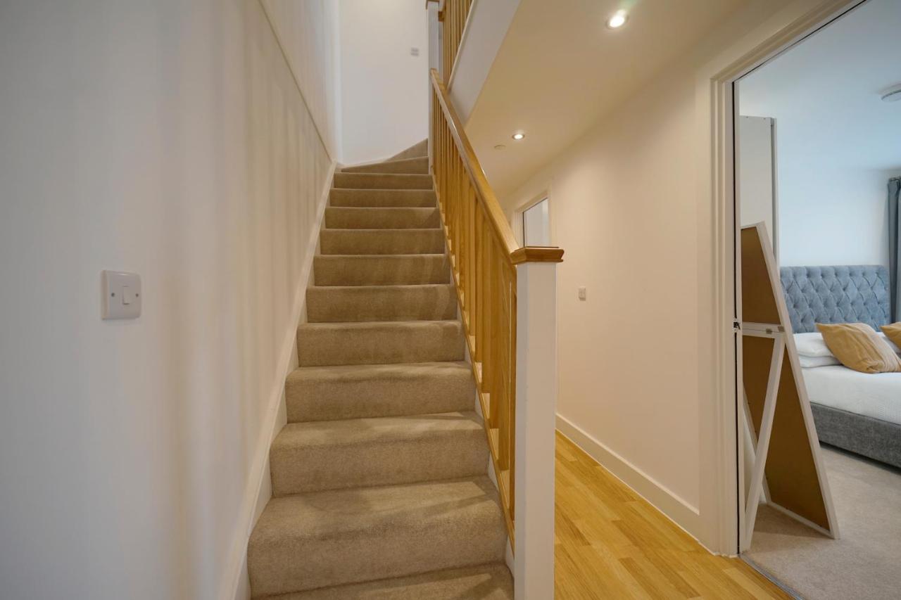 Modern 2 Bed Apartment With Juliet Balcony - Dhb Stays Leeds  Exterior photo