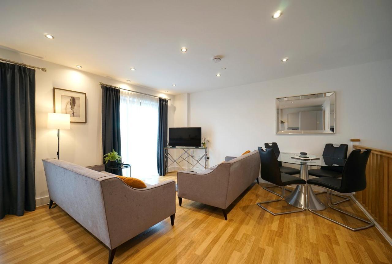 Modern 2 Bed Apartment With Juliet Balcony - Dhb Stays Leeds  Exterior photo