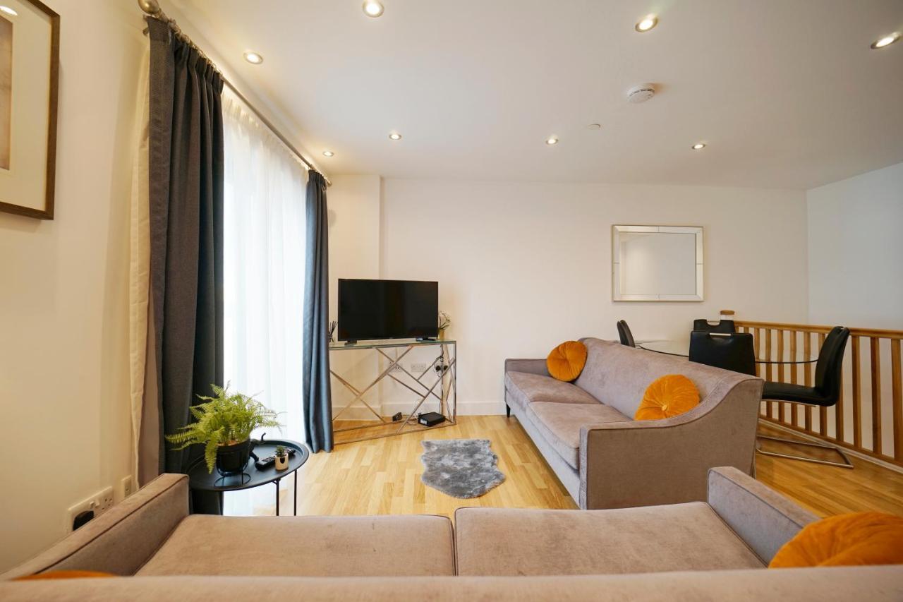 Modern 2 Bed Apartment With Juliet Balcony - Dhb Stays Leeds  Exterior photo